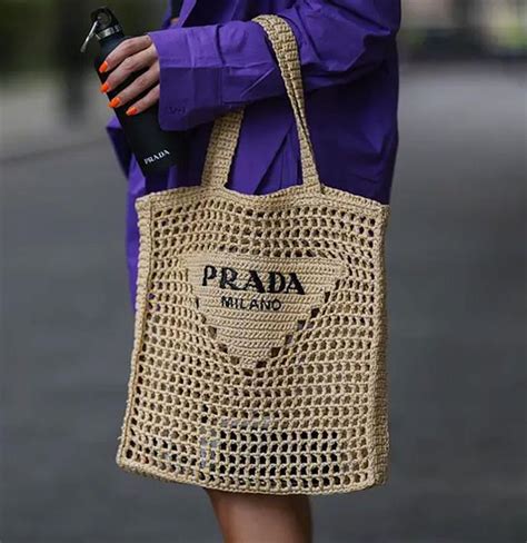 Bolsa de crochê Prada .